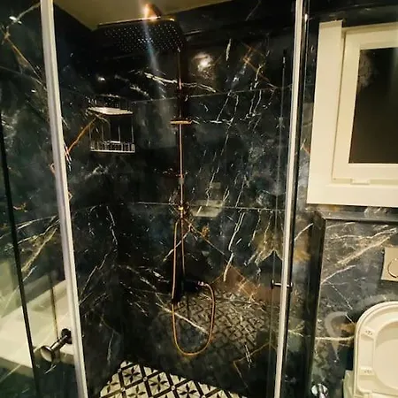 Nisantasi Oezel Tasarim 3+1 Apartamento