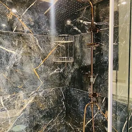 Nisantasi Oezel Tasarim 3+1 شقة *